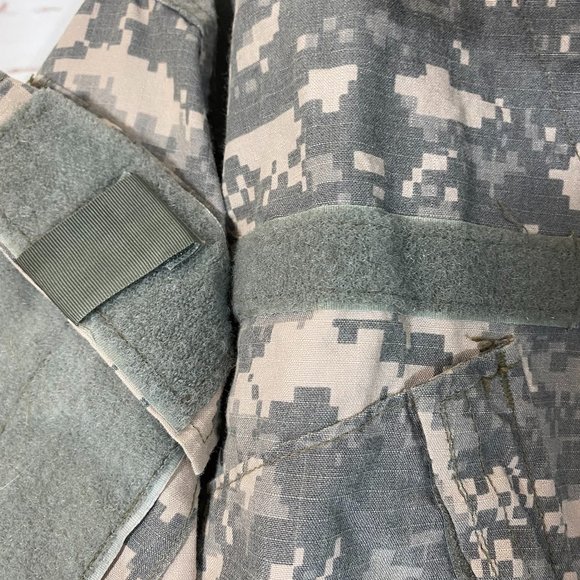 SOLD Army Combat Uniform Coat EUC Men's Size Medium / Large - Picture 6 of 11